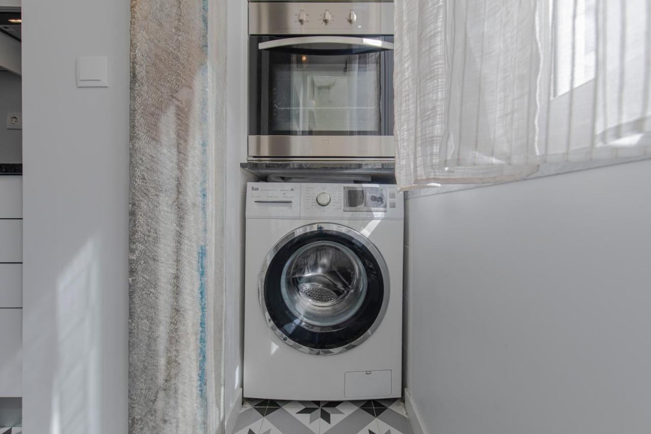 Graceful 2Bdr Duplex Apartment By Lovelystay リスボン エクステリア 写真